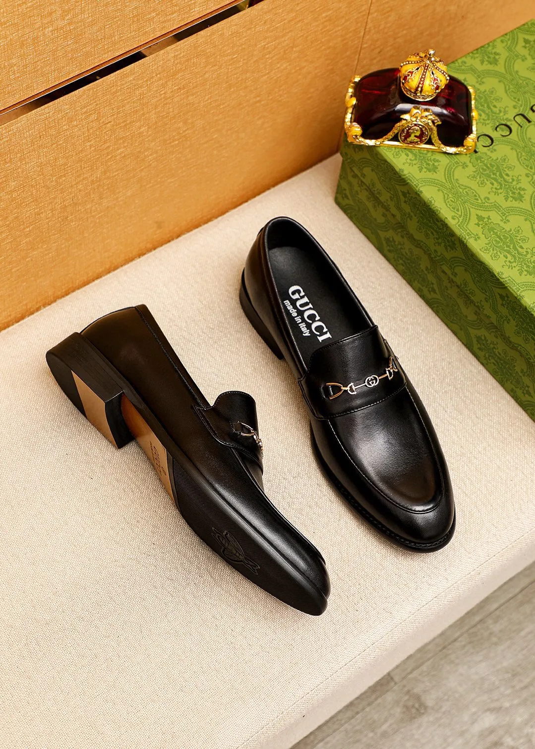 Men's shoes 💰400 💐 Product trademark: GUCCI "Gucci" casual leather shoes Regular size: 39-44 (38.45.46🉑️Customized) Product materials: Selected imported first-layer calfskin upper + luxury hardware buckle, imported 🐑 sheepskin lining. Strong three-dimensional visual effect, original combination outsole Color: 1⃣️color optional